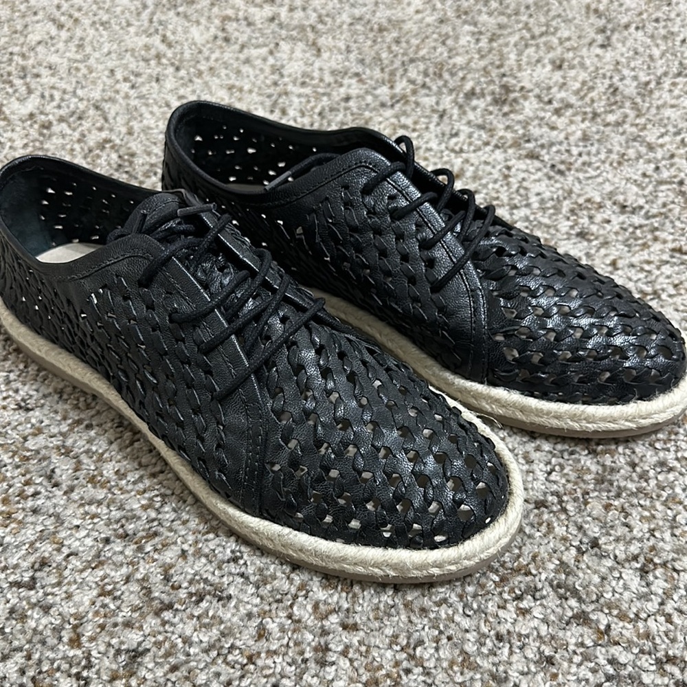 Seychelles Retro Sneakers in Black